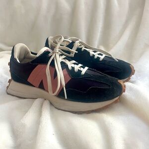New Balance 327